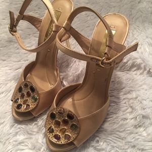 BCBG Maxazria nude heels